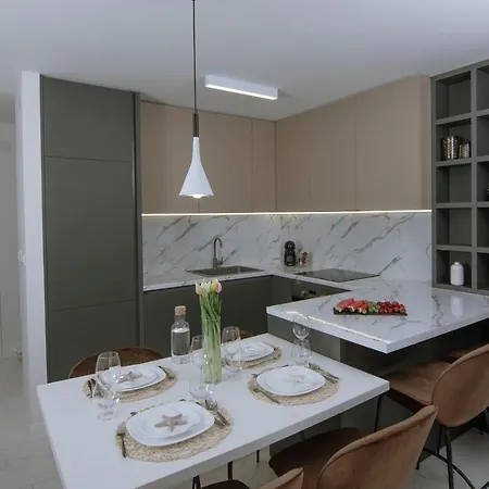 Adriatic Pearl 3 *